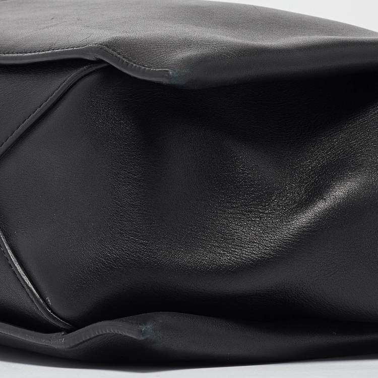 مملوكة مسبقًا Celine Black Leather Trifold Bag