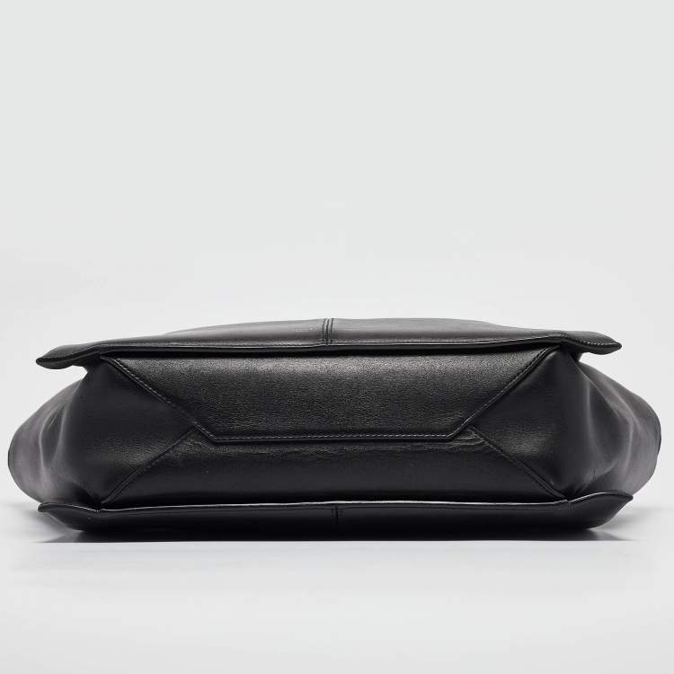 مملوكة مسبقًا Celine Black Leather Trifold Bag