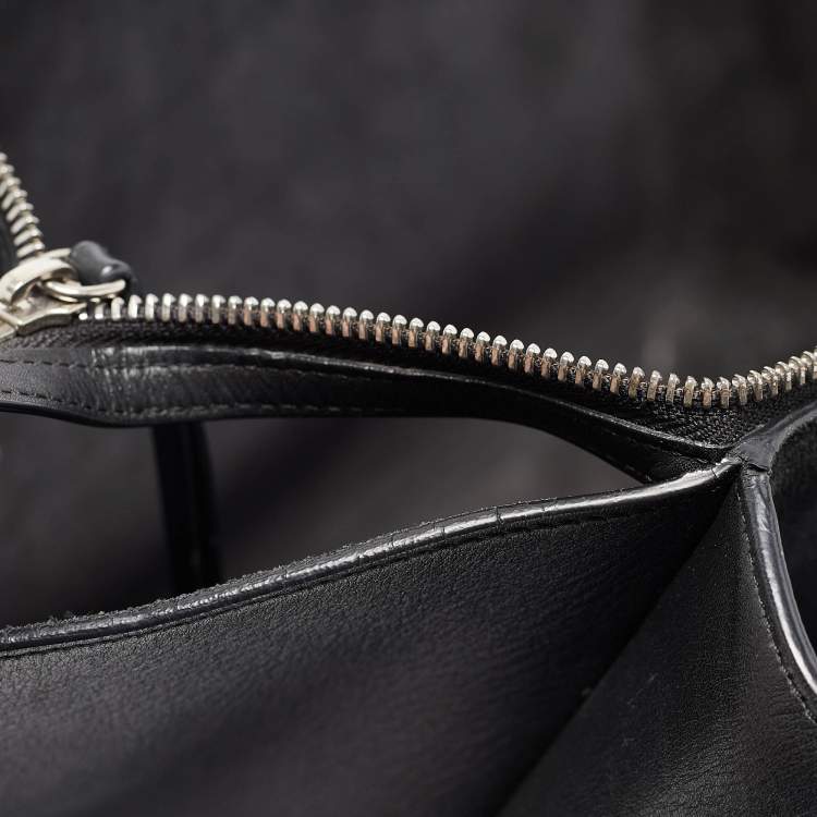 مملوكة مسبقًا Celine Black Leather Trifold Bag