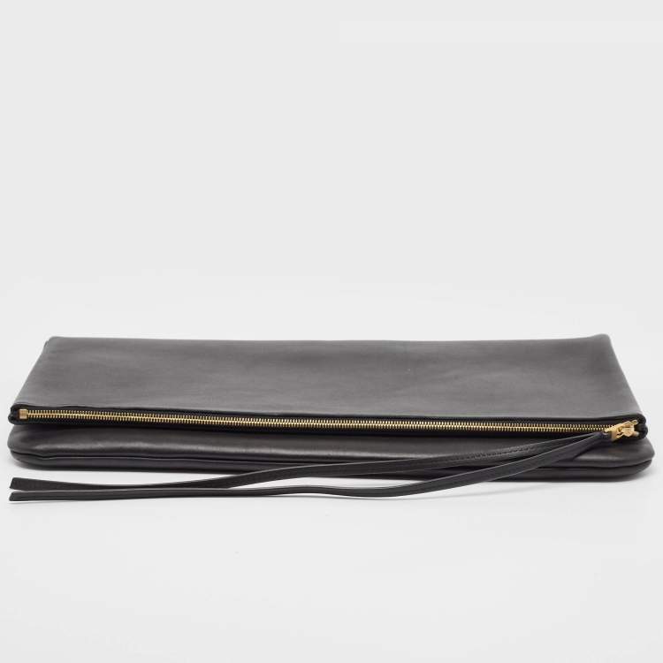 مملوكة مسبقًا Celine Black/Blue Leather Fold Over Zip Clutch