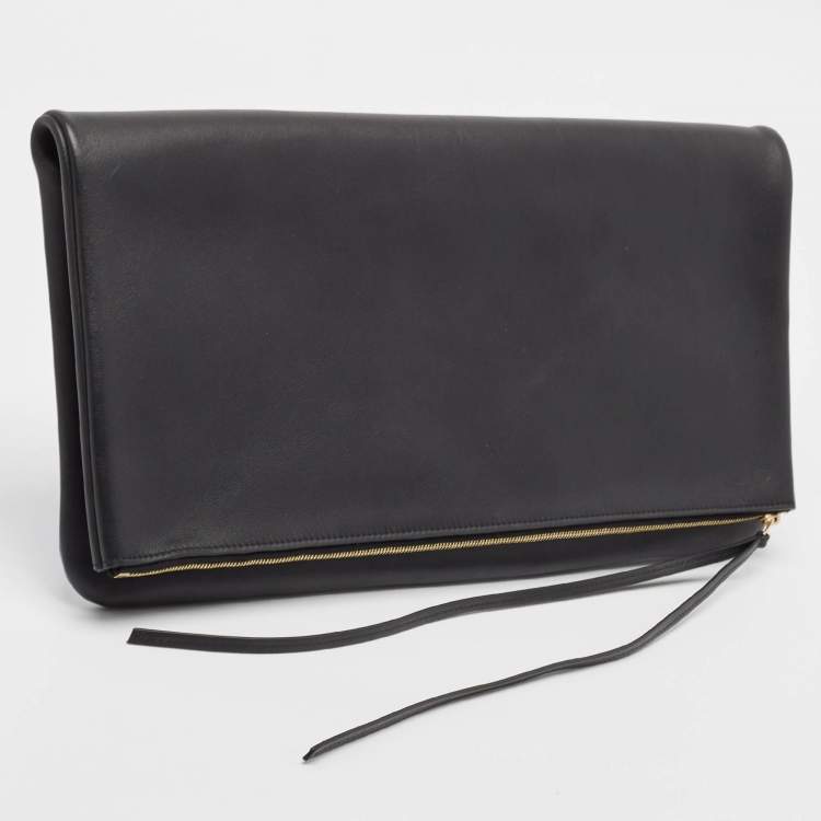 مملوكة مسبقًا Celine Black/Blue Leather Fold Over Zip Clutch