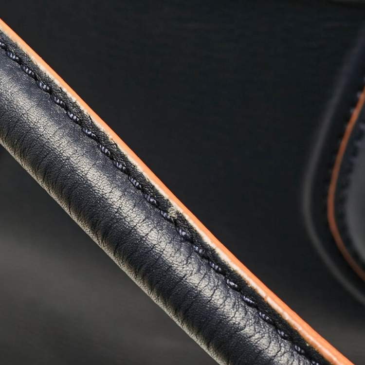 مملوكة مسبقًا Celine Navy Blue Leather Medium Phantom Luggage Tote