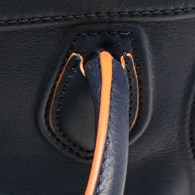 مملوكة مسبقًا Celine Navy Blue Leather Medium Phantom Luggage Tote