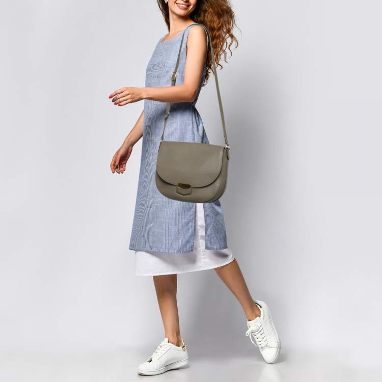 Pre Owned Celine Taupe Grey Leather Medium Trotteur Shoulder Bag