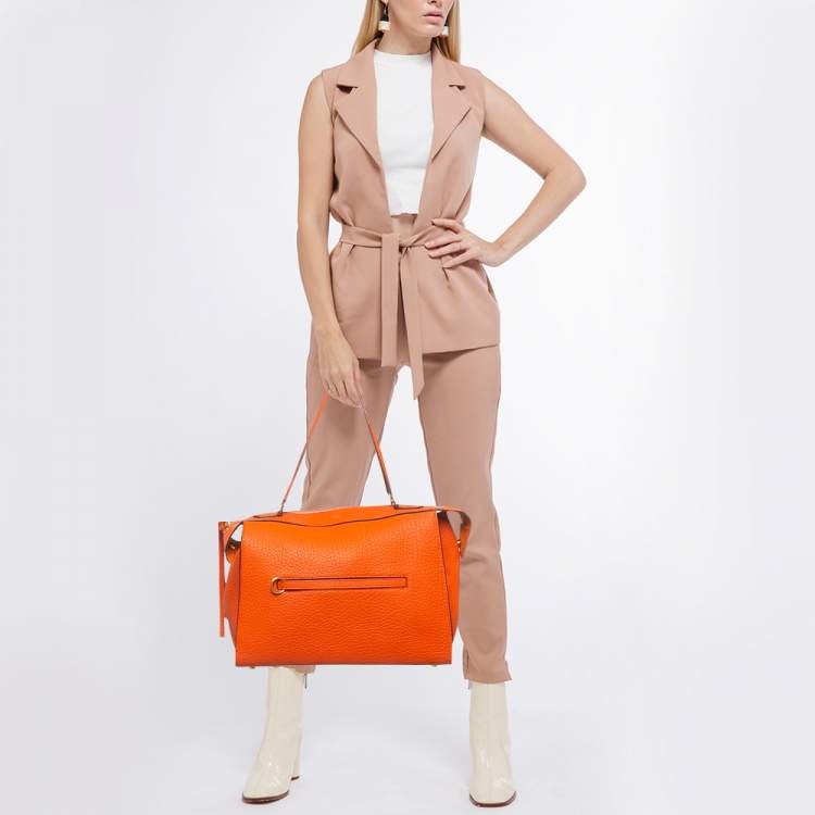 مملوكة مسبقًا Celine Orange Leather Medium Ring Tote