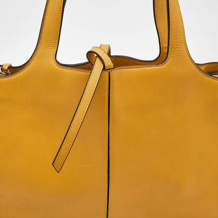 Pre Owned Celine Mustard Leather Trifold Bag