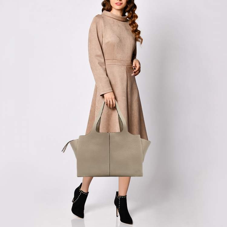 Pre Owned Celine Ivory White Leather Trifold Bag