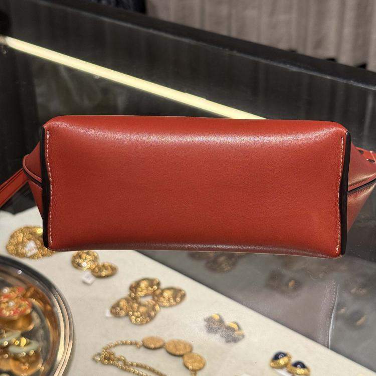 مملوكة مسبقًا حقيبة كلتش سيلين سيلور جلد العجل