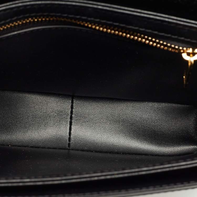Pre Owned Celine Black Glossy Leather Teen Triomphe Shoulder Bag