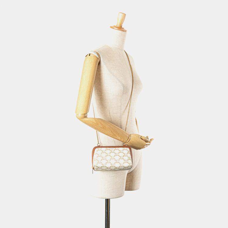 مملوكة مسبقًا Celine White Triomphe Coated Canvas Clutch On Chain