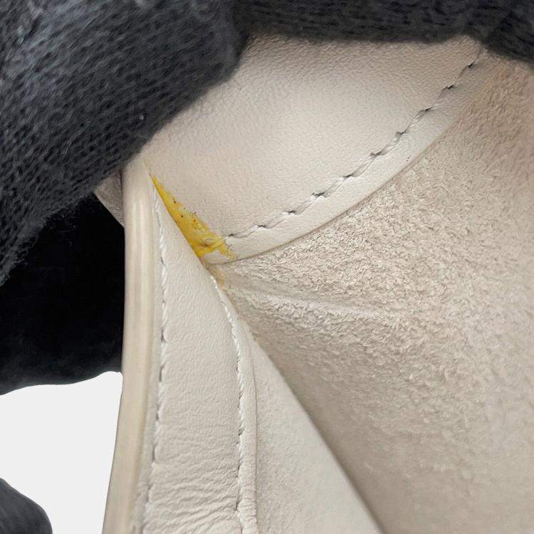 مملوكة مسبقًا Celine Cuir Triomphe Shoulder Bag White Leather