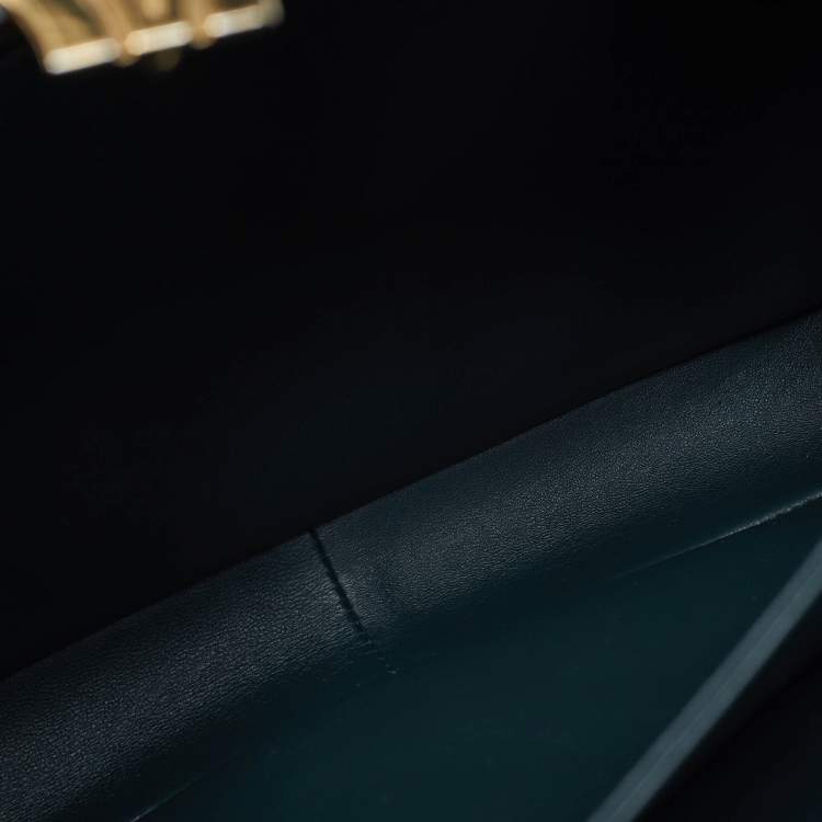 مملوكة مسبقًا Celine Triomphe Large Green Shiny Leather Shoulder Bag