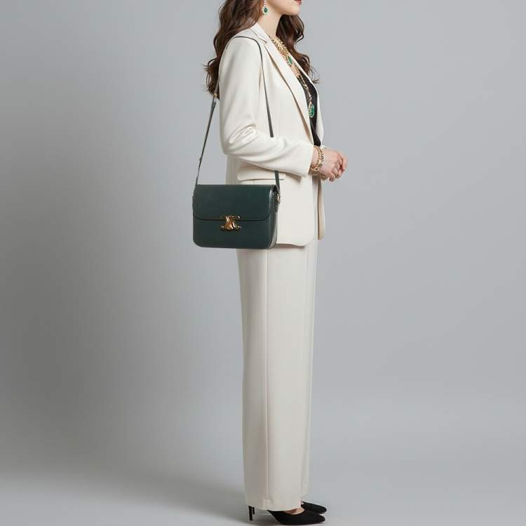 مملوكة مسبقًا Celine Triomphe Large Green Shiny Leather Shoulder Bag