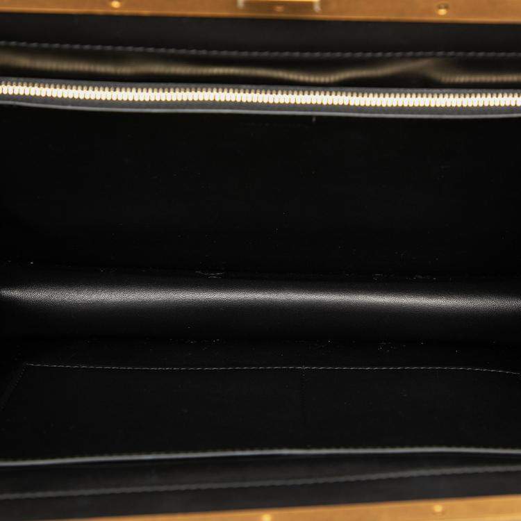 مملوكة مسبقًا Celine Black Medium Smooth Calfskin Soft Clasp Shoulder Bag