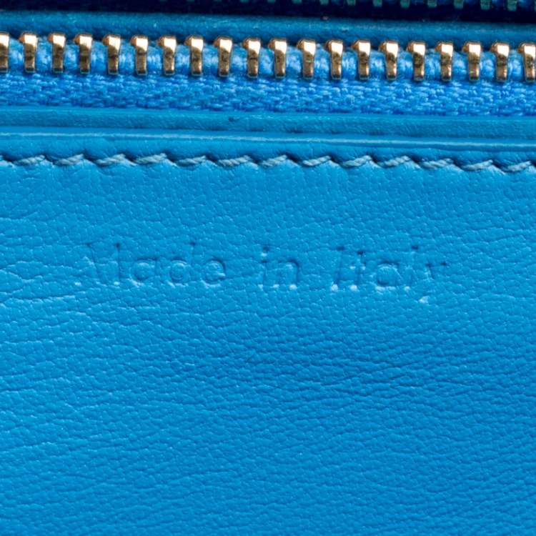 Pre Owned Celine Turquoise Leather Medium Classic Box Shoulder Bag