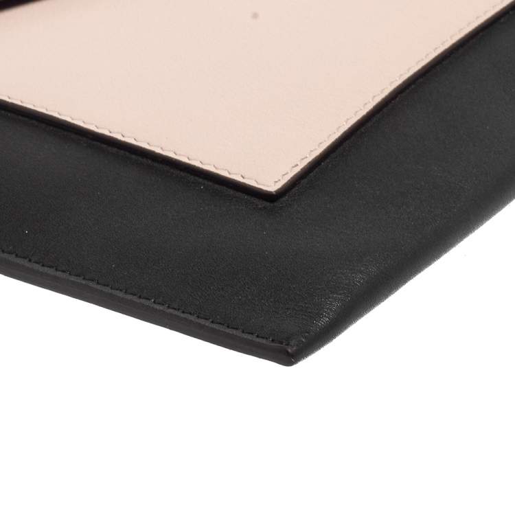 مملوكة مسبقًا Celine Tri Color Leather Pocket Envelope Clutch