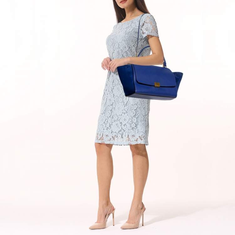 مملوكة مسبقًا Celine Blue Leather and Suede Medium Trapeze Bag