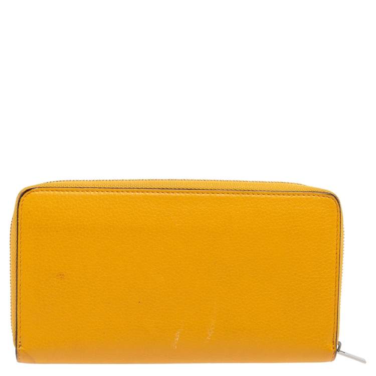 مملوكة مسبقًا Celine Mustard Yellow Leather Zip Around Wallet 