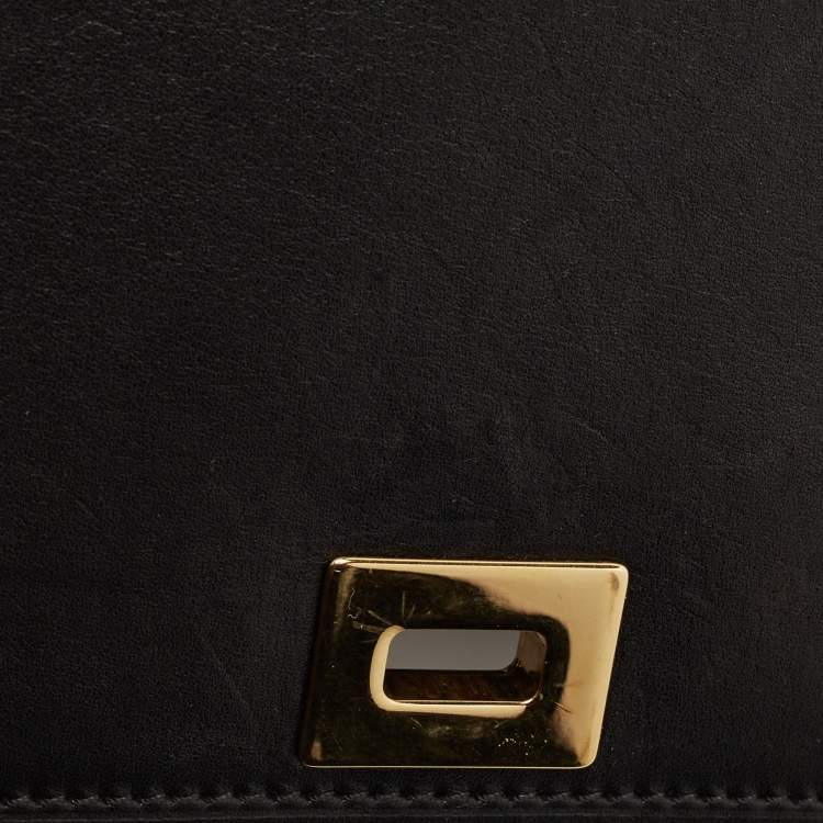 مملوكة مسبقًا Celine Black Leather Medium Case Chain Flap Shoulder Bag