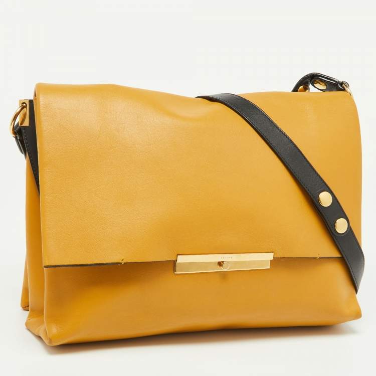 Pre Owned Celine Mustard/Black Leather Flap Blade Flap Bag