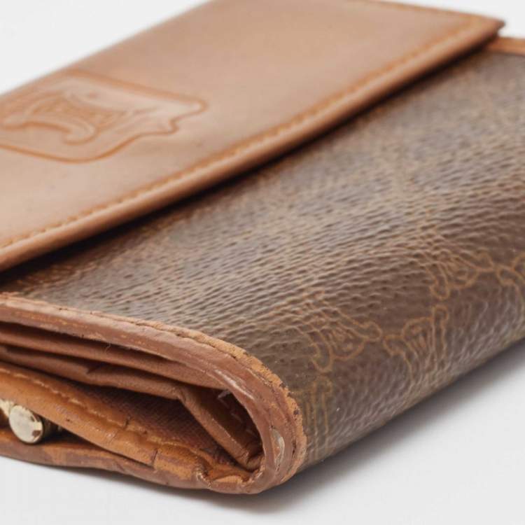 Pre Owned Celine Macadam Coated Canvas and Leather Triomphe Kisslock Wallet