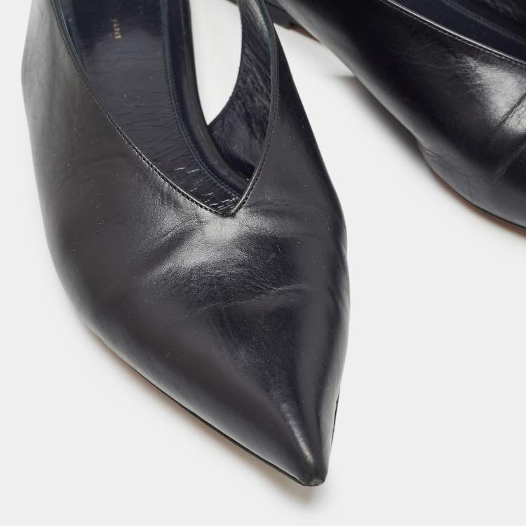 مملوكة مسبقًا Celine Black Leather V Neck Pointed Toe Slingback Mules Size 38