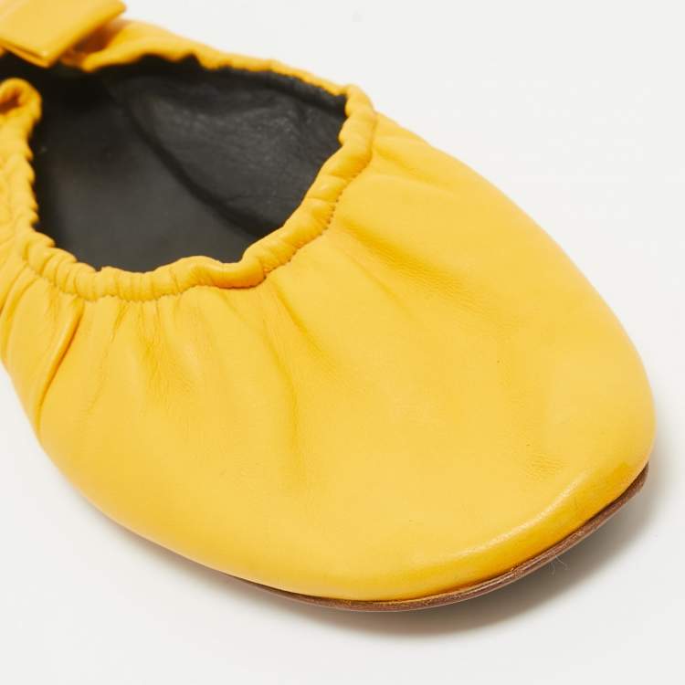 Pre Owned Celine Yellow Leather Scrunch Ballet Flats Size 38