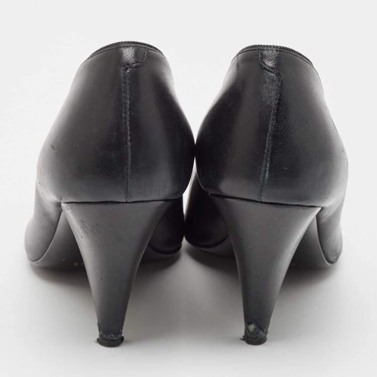 Pre Owned Celine Black Leather V Cut Pointed Toe Pumps Size 39