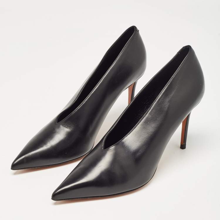 Pre Owned Celine Black Leather V Neck Pumps Size 37.5