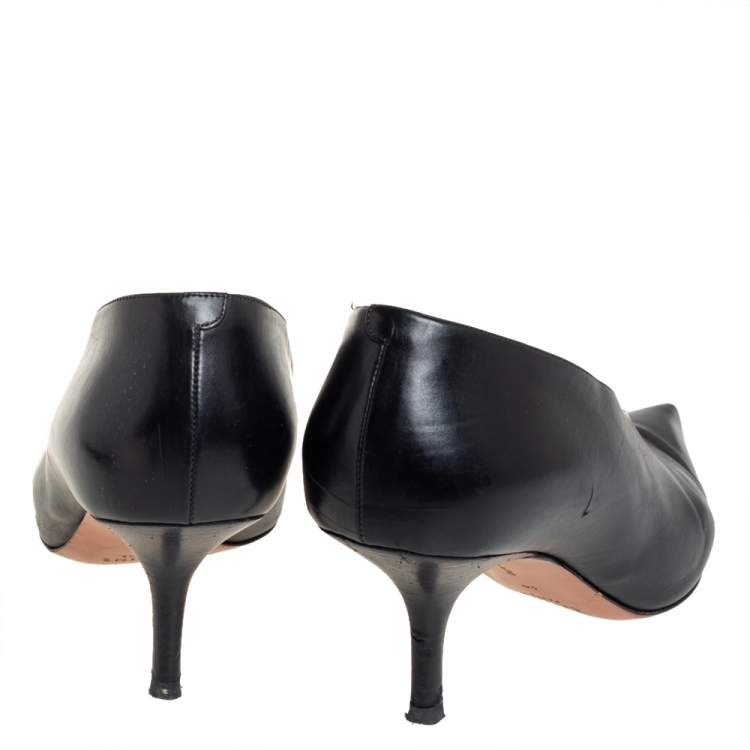 Pre Owned Celine Black Leather V Neck Pointed Toe Pumps Size 40