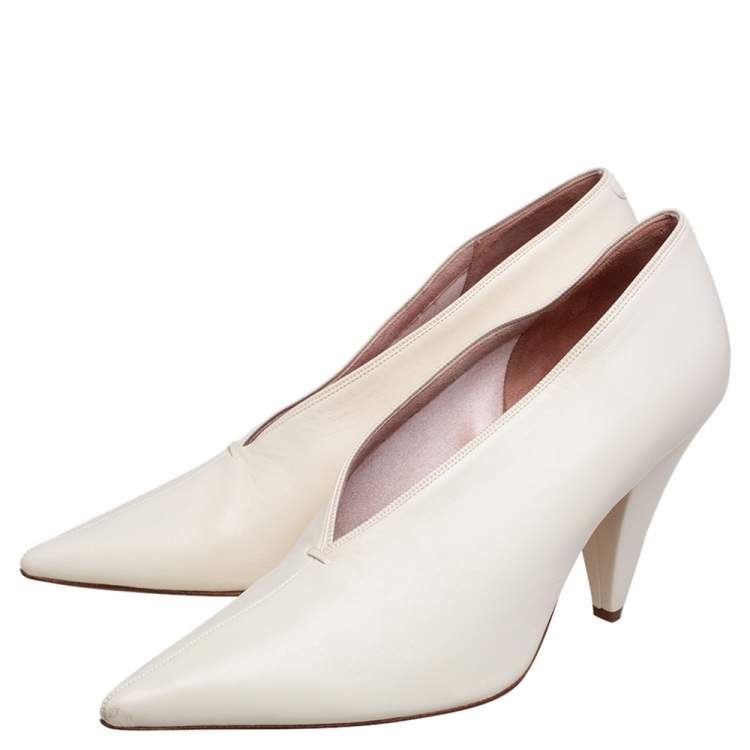Pre Owned Celine Cream Leather V Neck Pointed Toe Pumps Size 37