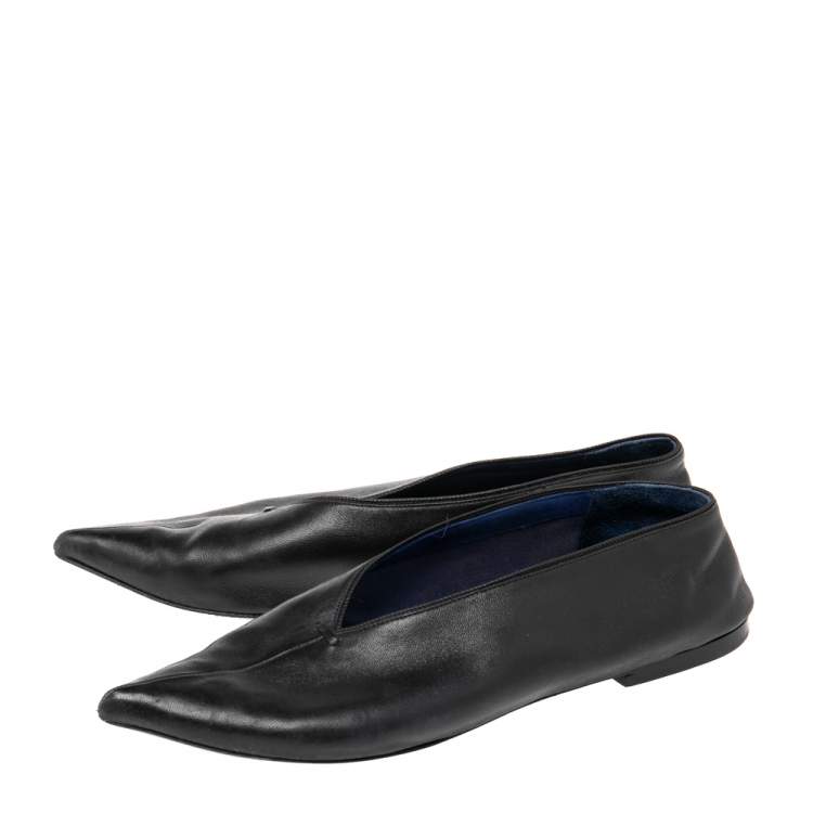 Pre Owned Celine Black Leather V Neck Pointed Toe Flats Size 35
