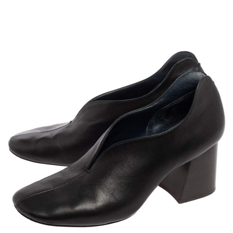 Pre Owned Celine Black Leather V-Neck Block Heel Pumps Size 38.5