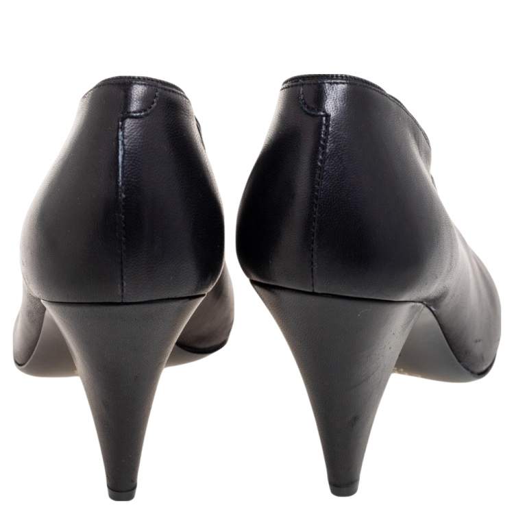 Pre Owned Celine Black Leather V Neck Pointed Toe Pumps Size 38.5