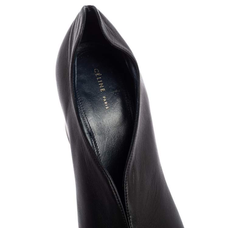 Pre Owned Celine Black Leather V-Neck Block Heel Pumps  Size 38.5
