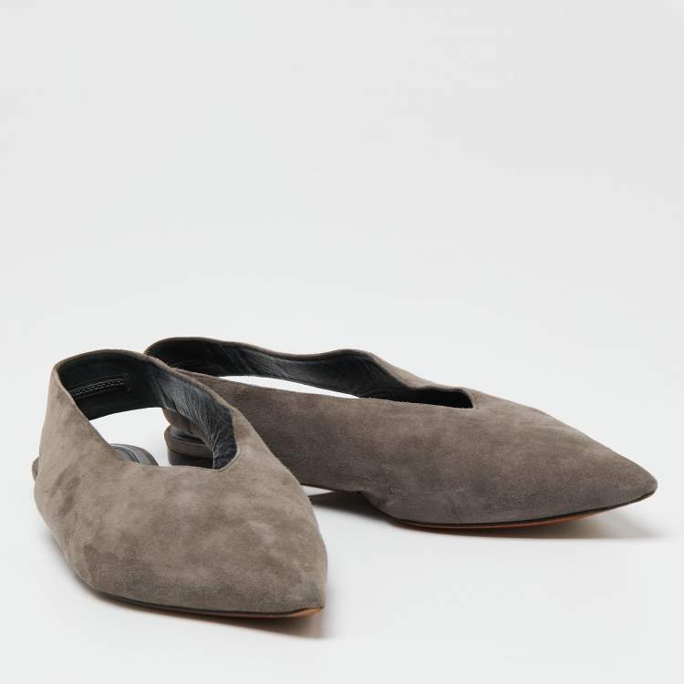 مملوكة مسبقًا Celine Grey Suede V Neck Slingback Flats Size 40