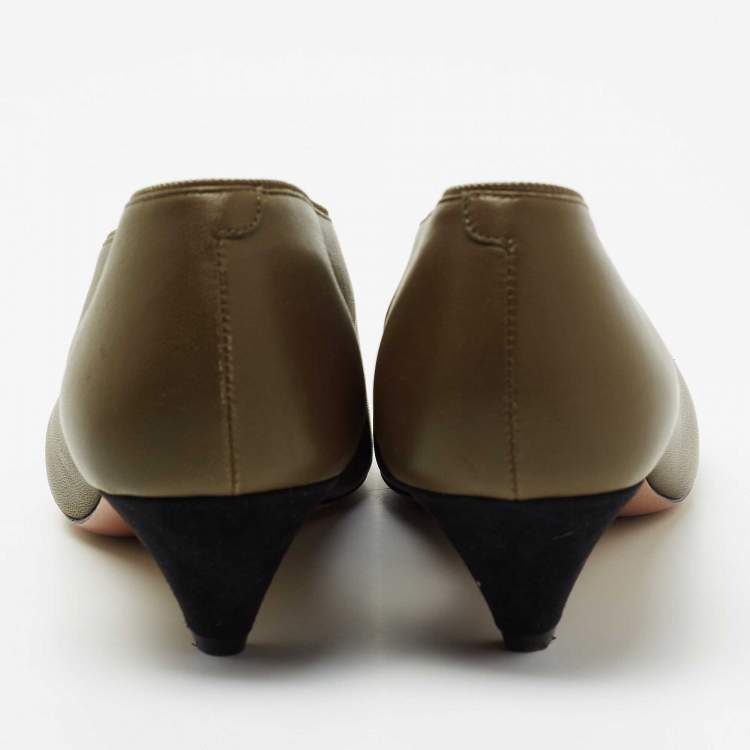 Pre Owned Celine Olive Green Leather V-Neck Pumps Size 37
