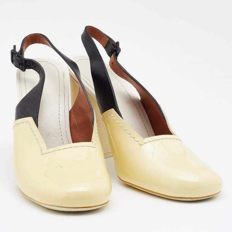 Pre Owned Celine Cream/Black Patent And Leather Slingback Sandals Size 38