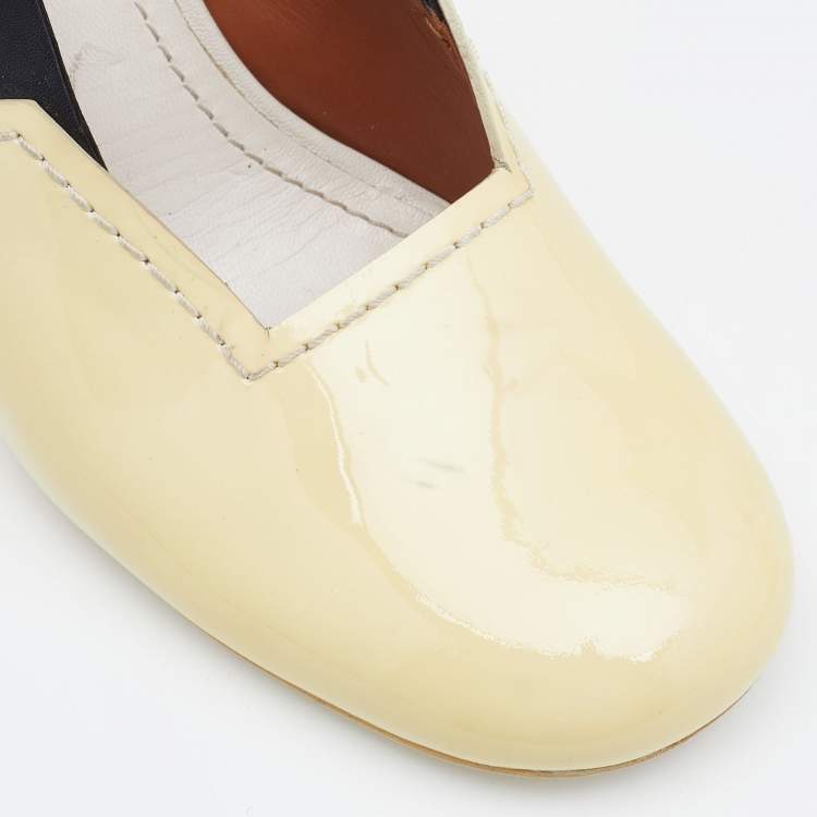 Pre Owned Celine Cream/Black Patent And Leather Slingback Sandals Size 38