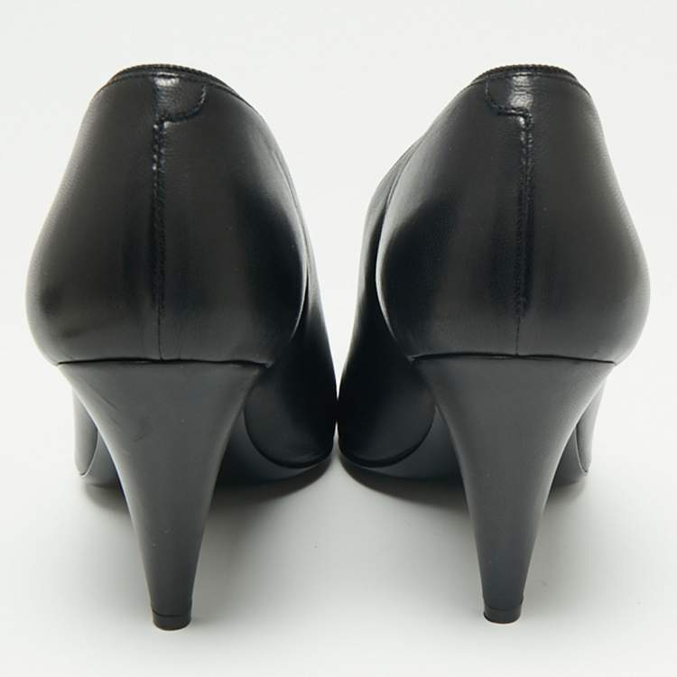 Pre Owned Celine Black Leather V Neck Pointed-Toe Pumps Size 36