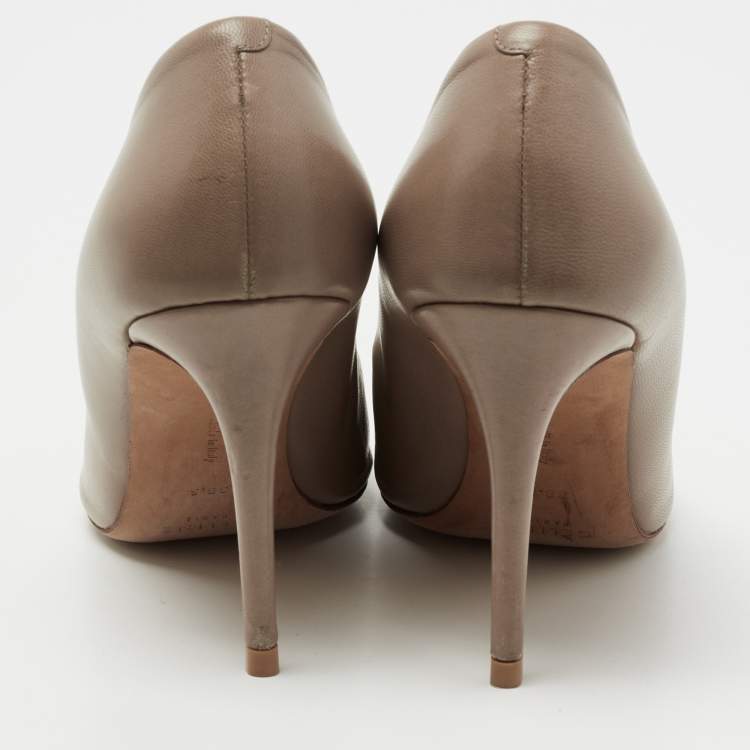 Pre Owned Celine Beige Leather Pointed-Toe Pumps Size 38.5