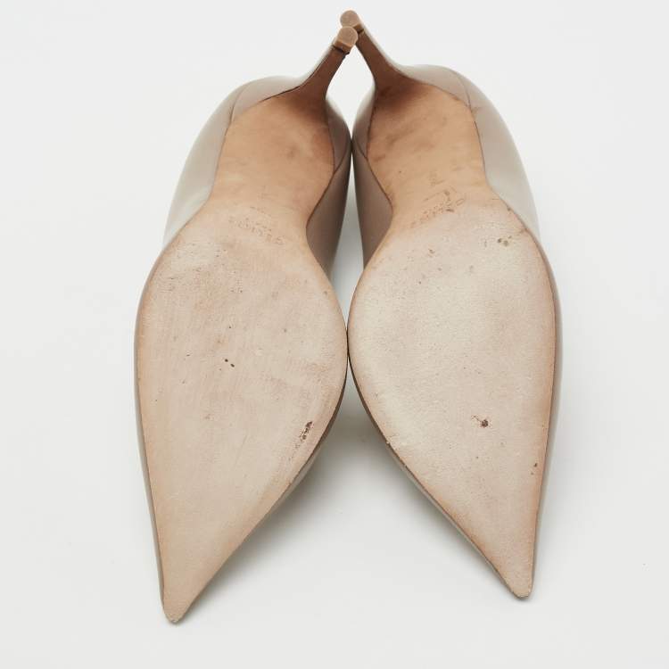 Pre Owned Celine Beige Leather Pointed-Toe Pumps Size 38.5
