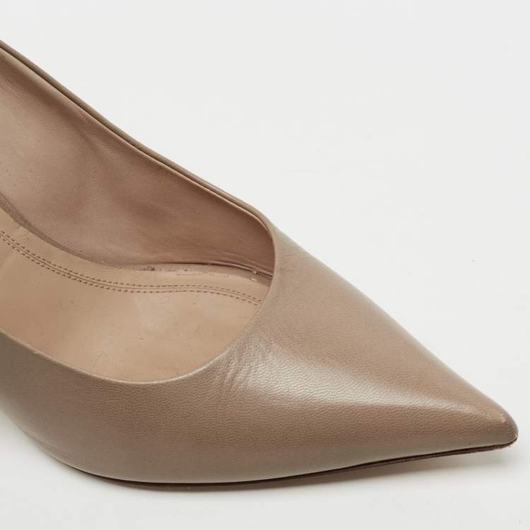Pre Owned Celine Beige Leather Pointed-Toe Pumps Size 38.5