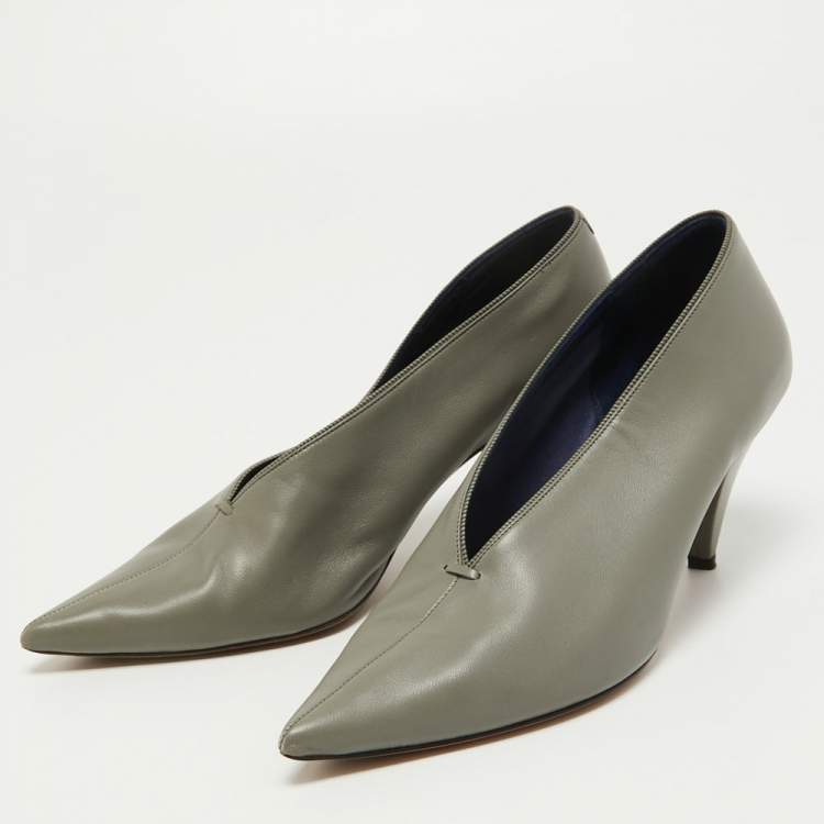 Pre Owned Celine Grey Leather V Neck Pointed Toe Pumps Size 36.5 