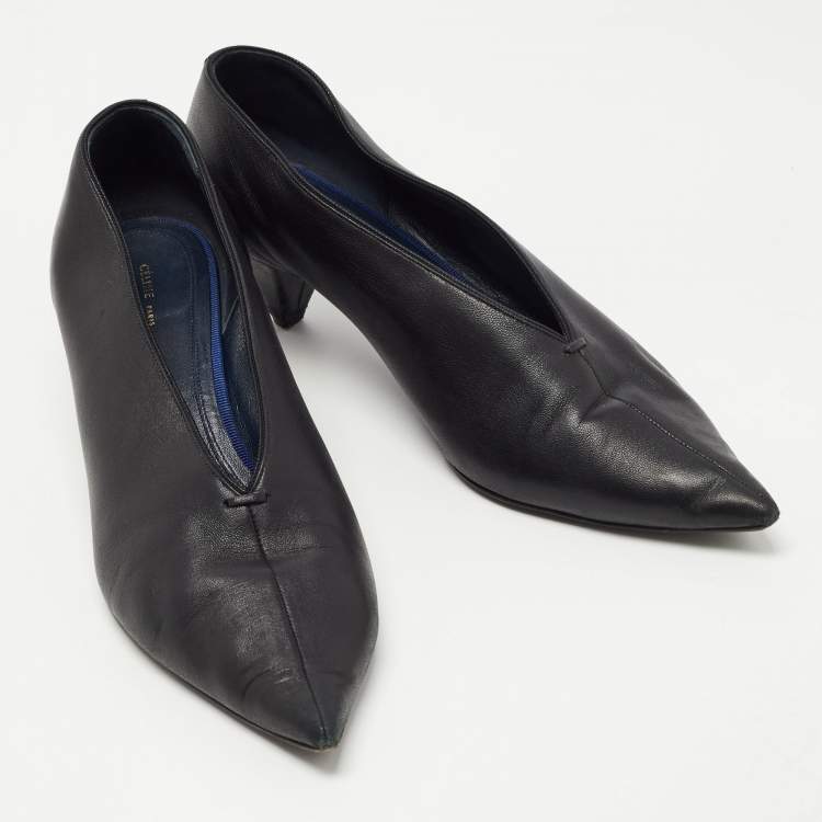 Pre Owned Celine Black Leather V Neck Pointed Toe Pumps Size 41