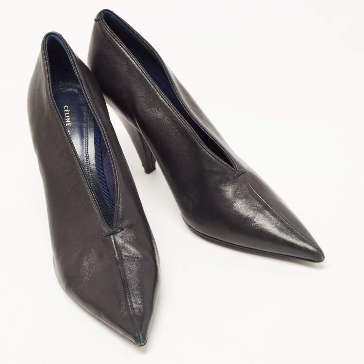 Pre Owned Celine Black Leather V Neck Pointed Toe Pumps Size 38