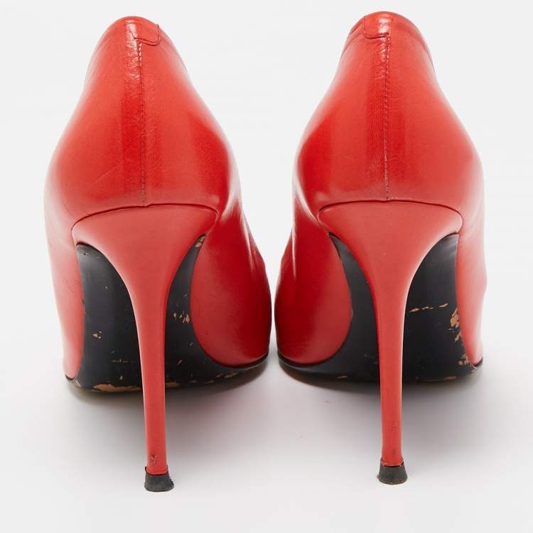 Pre Owned Celine Orange Leather Pointed Toe Pumps Size 39