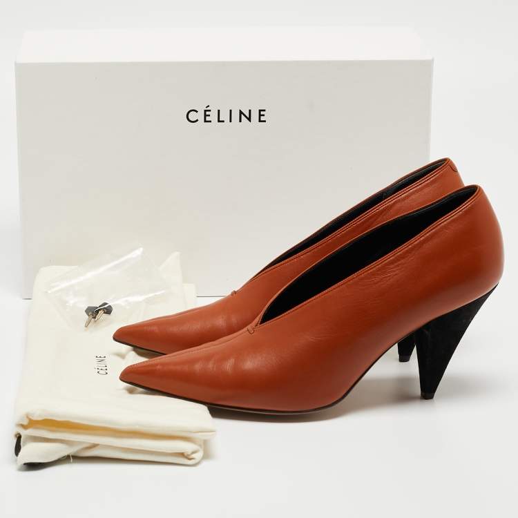 Pre Owned Celine Brown Leather V Neck Pointed Toe Pumps Size 39