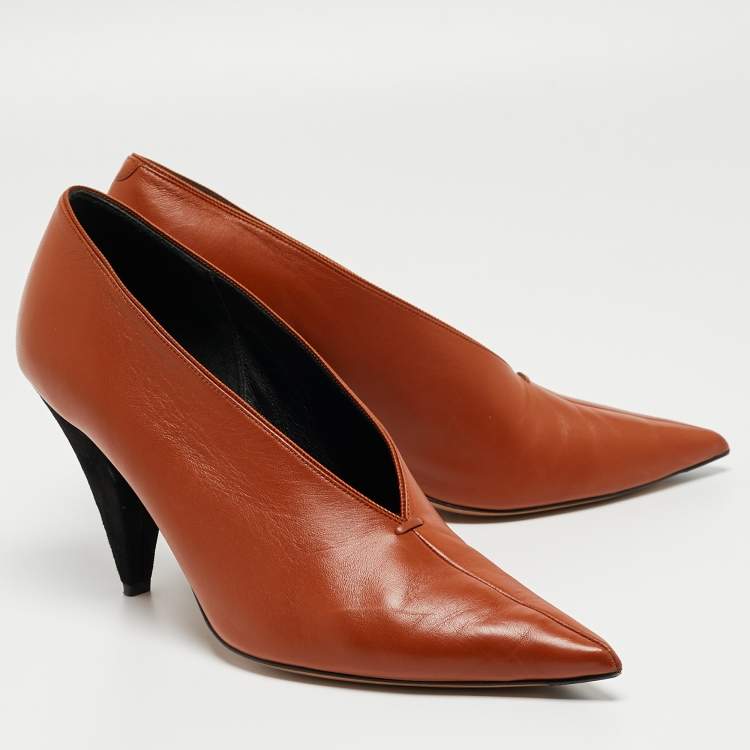 Pre Owned Celine Brown Leather V Neck Pointed Toe Pumps Size 39