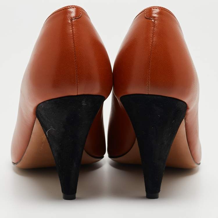 Pre Owned Celine Brown Leather V Neck Pointed Toe Pumps Size 39